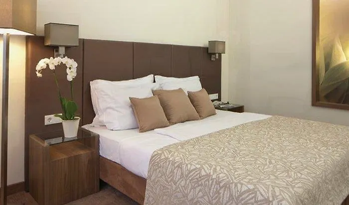Austria Trend Doppio Hotel 4*